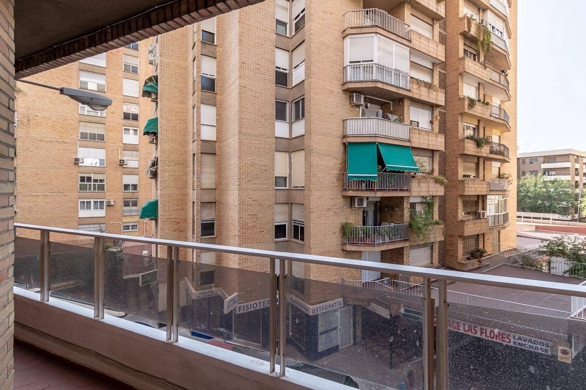 Piso de 4 habitaciones en Granada ciudad en venta con garaje - 440.000 € (Ref: 10136023)