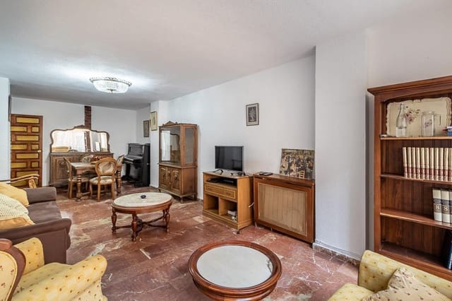 4 slaapkamer Flat te koop in Granada stad met garage - € 440.000 (Ref: 10136023)