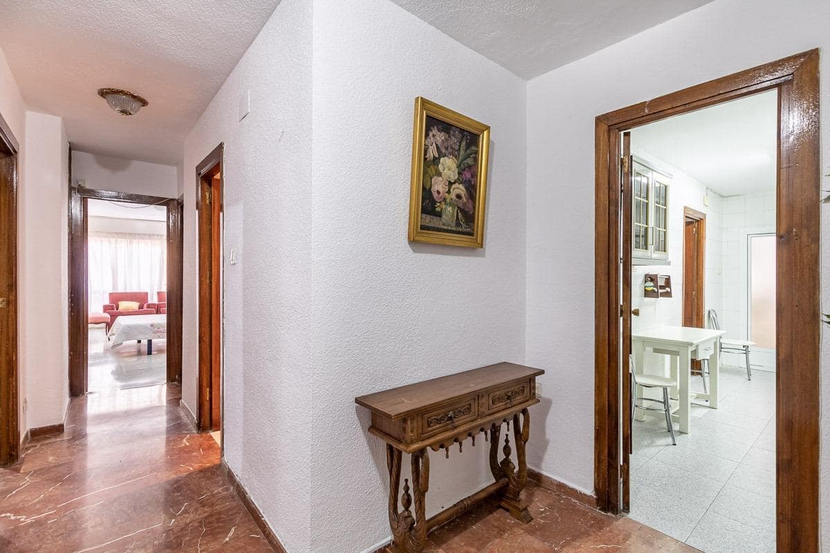 Piso de 4 habitaciones en Granada ciudad en venta con garaje - 440.000 € (Ref: 10136023)
