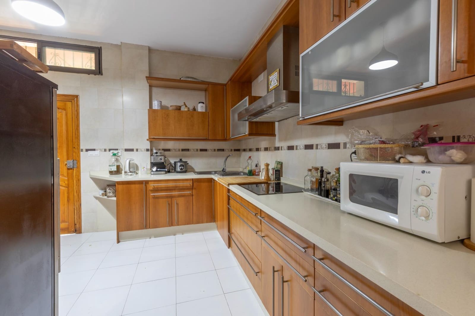8 soverom Villa til salgs i La Zubia med svømmebasseng garasje - € 499 000 (Ref: 10139946)
