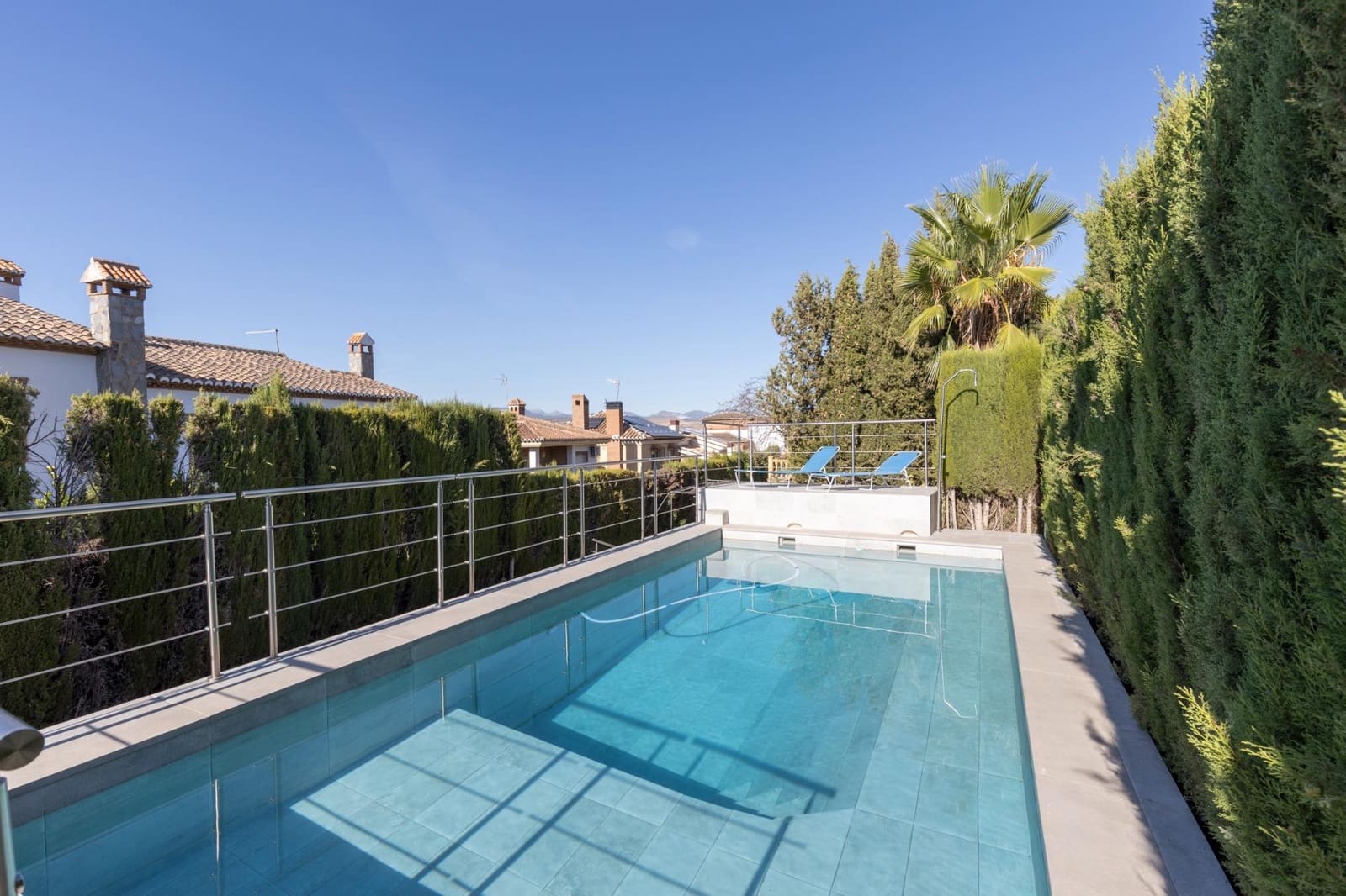 8 soverom Villa til salgs i La Zubia med svømmebasseng garasje - € 499 000 (Ref: 10139946)