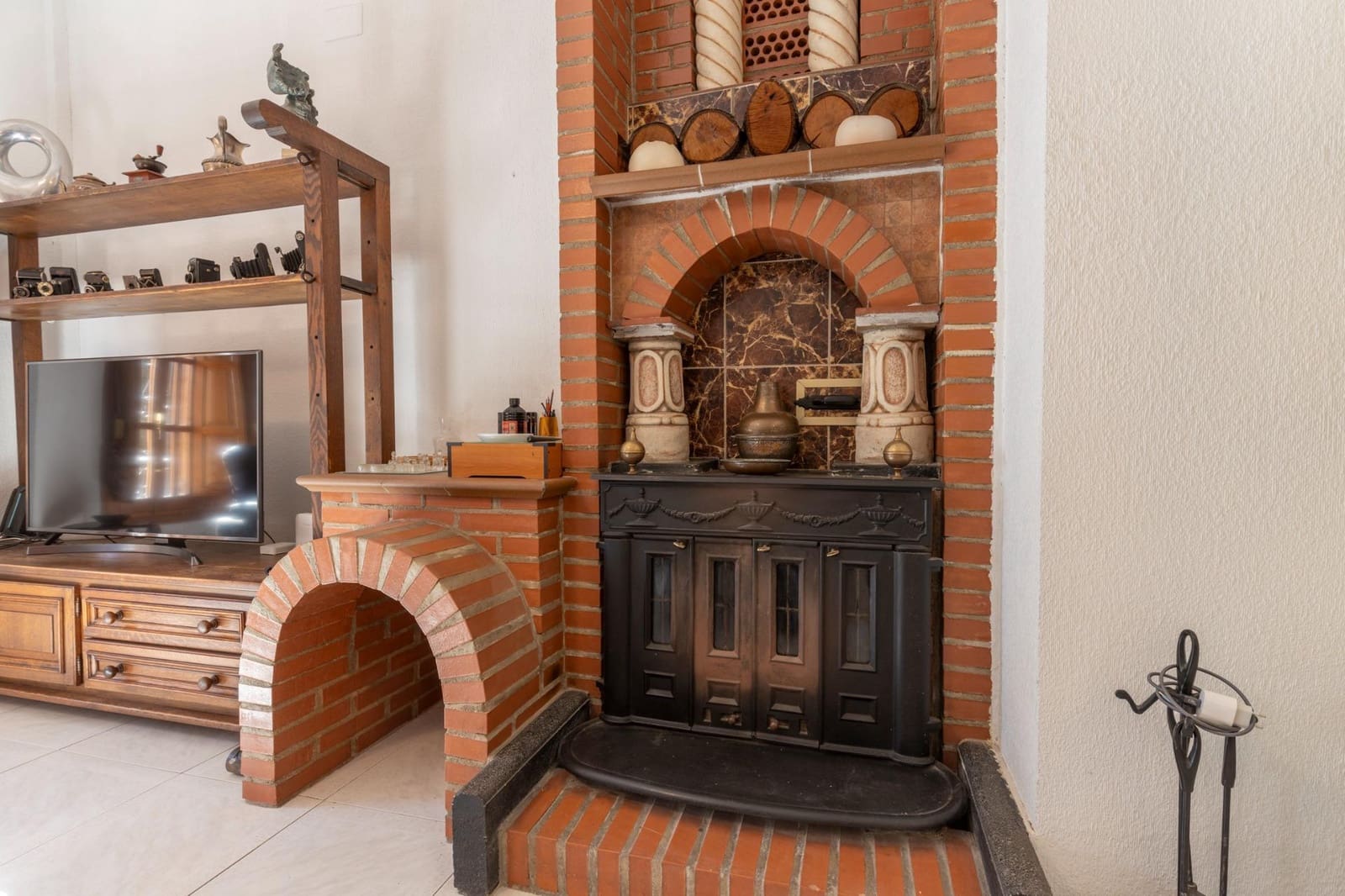 8 soverom Villa til salgs i La Zubia med svømmebasseng garasje - € 499 000 (Ref: 10139946)