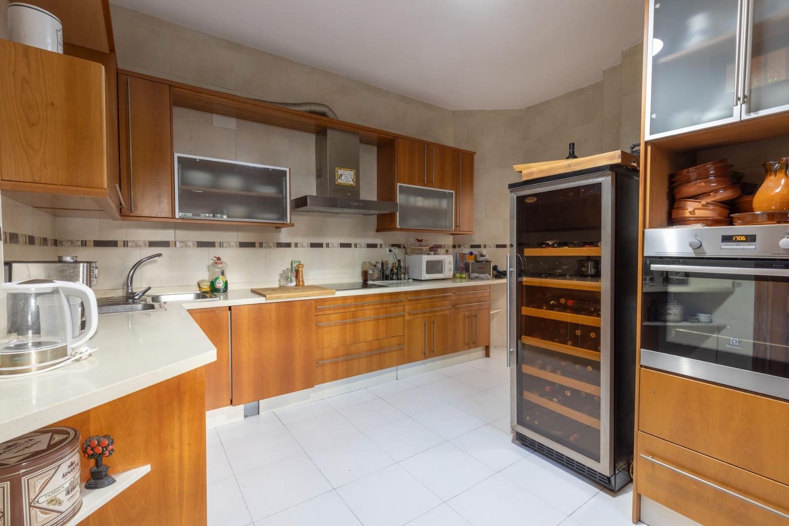 8 soverom Villa til salgs i La Zubia med svømmebasseng garasje - € 499 000 (Ref: 10139946)