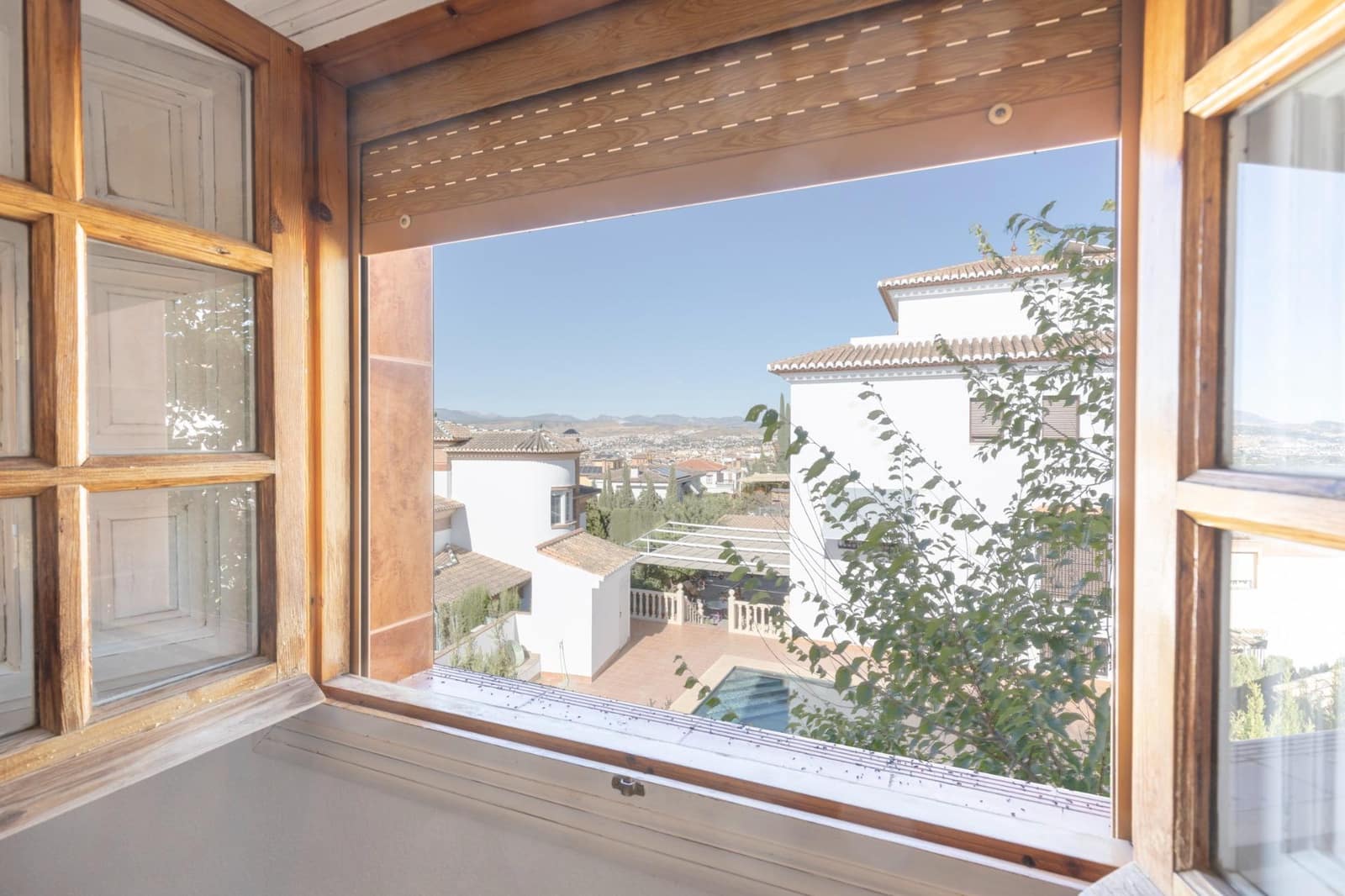 8 soverom Villa til salgs i La Zubia med svømmebasseng garasje - € 499 000 (Ref: 10139946)