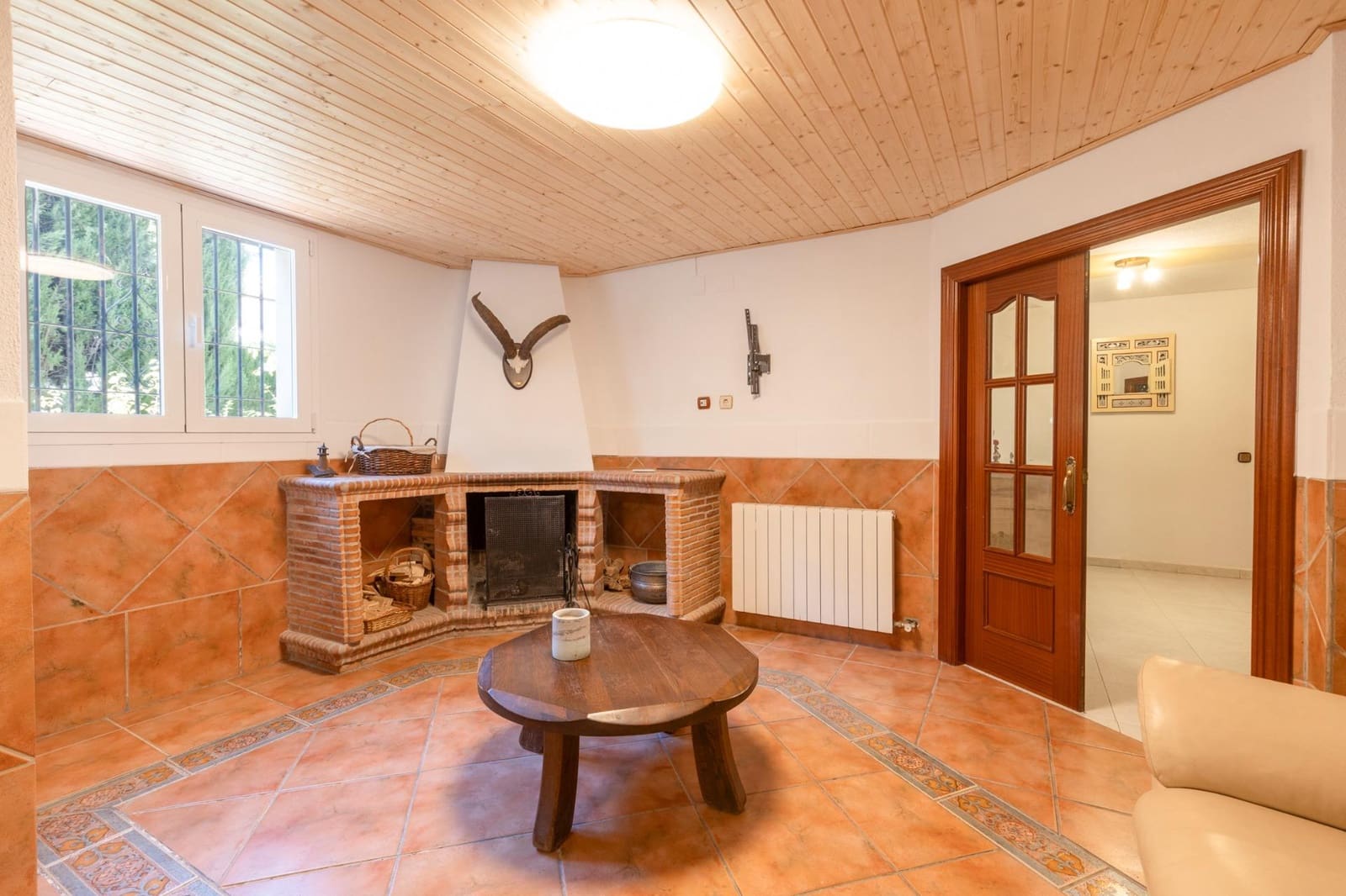 8 soverom Villa til salgs i La Zubia med svømmebasseng garasje - € 499 000 (Ref: 10139946)