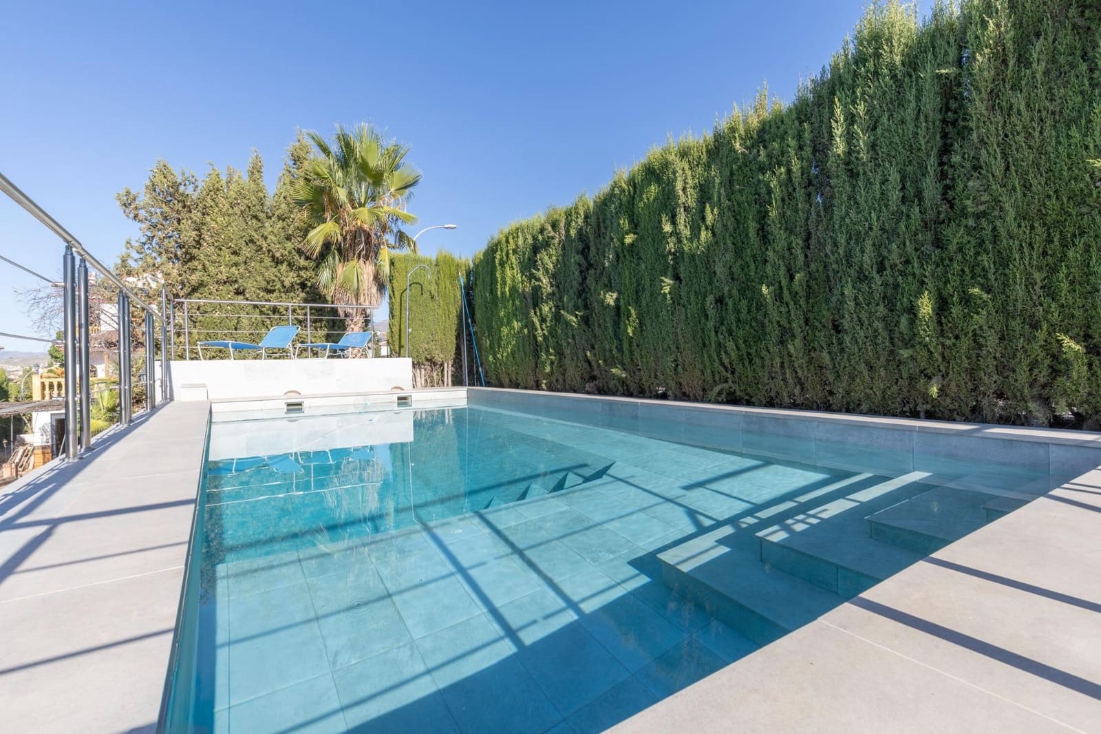 8 soverom Villa til salgs i La Zubia med svømmebasseng garasje - € 499 000 (Ref: 10139946)