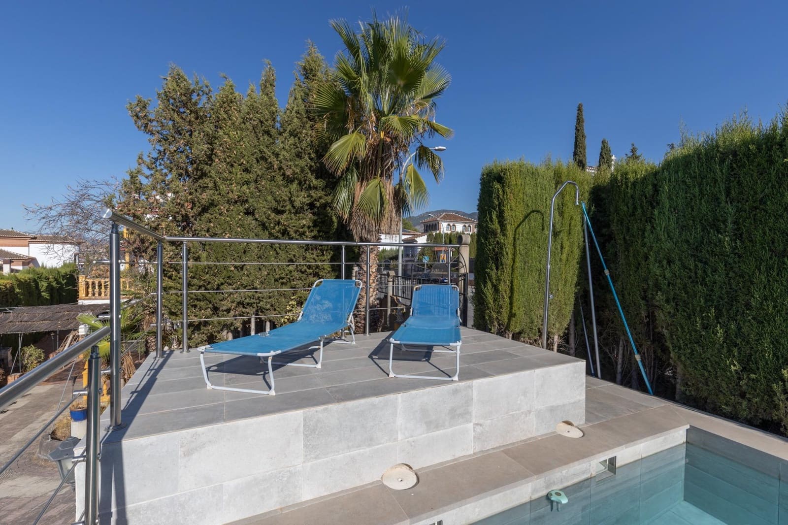 8 soverom Villa til salgs i La Zubia med svømmebasseng garasje - € 499 000 (Ref: 10139946)