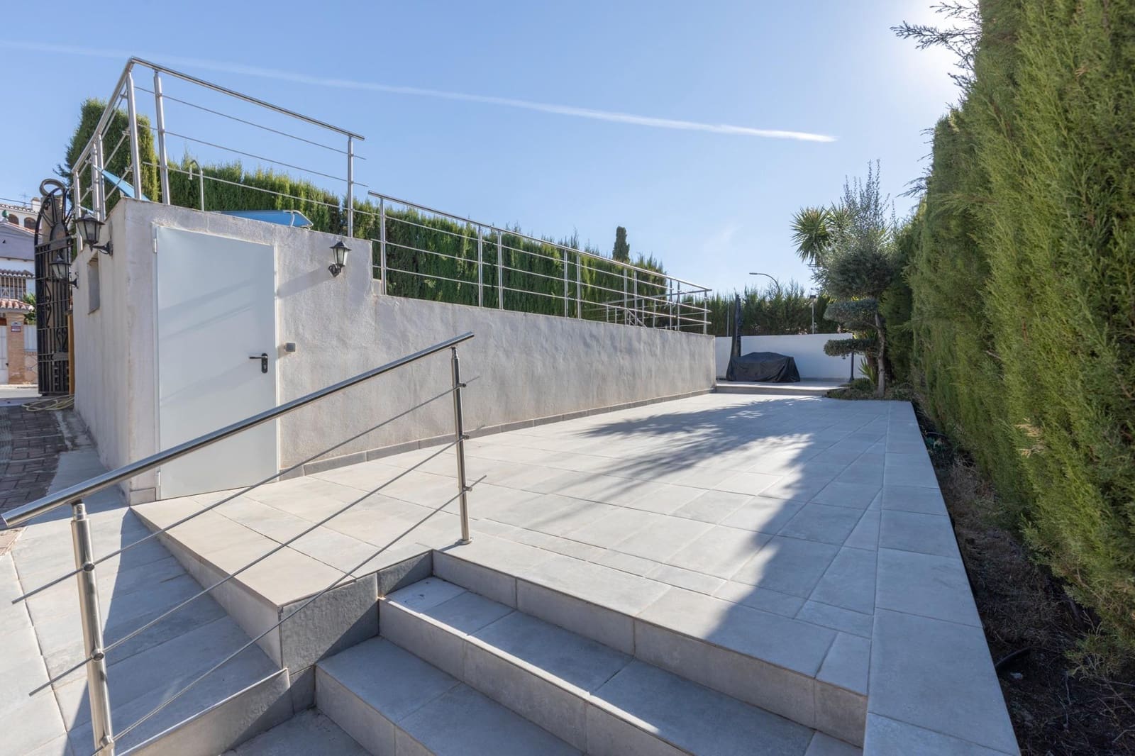 8 soverom Villa til salgs i La Zubia med svømmebasseng garasje - € 499 000 (Ref: 10139946)