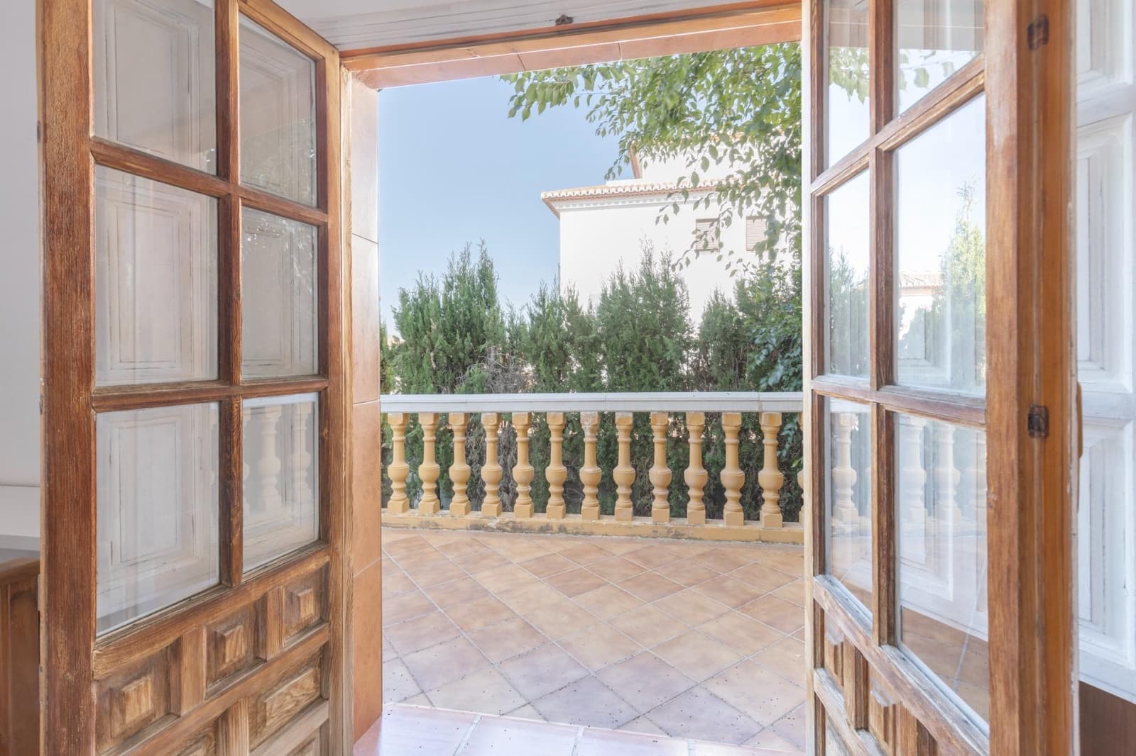 8 soverom Villa til salgs i La Zubia med svømmebasseng garasje - € 499 000 (Ref: 10139946)