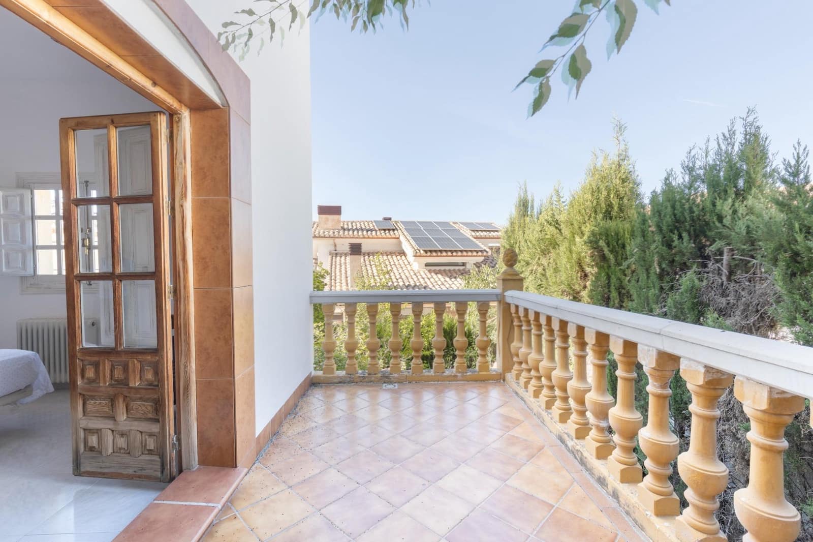 8 soverom Villa til salgs i La Zubia med svømmebasseng garasje - € 499 000 (Ref: 10139946)