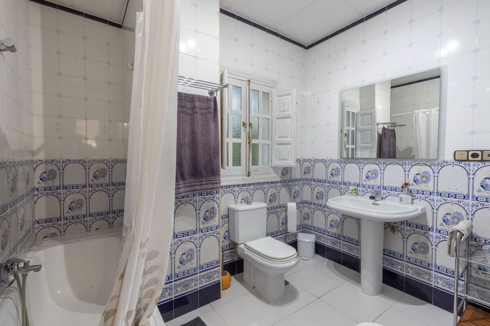 8 soverom Villa til salgs i La Zubia med svømmebasseng garasje - € 499 000 (Ref: 10139946)