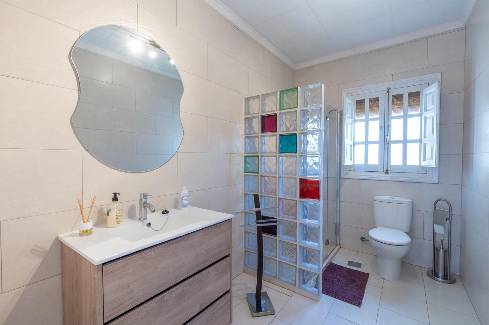 8 soverom Villa til salgs i La Zubia med svømmebasseng garasje - € 499 000 (Ref: 10139946)