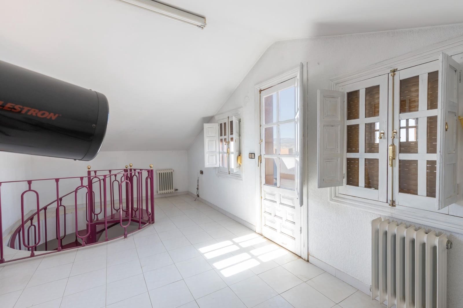 8 soverom Villa til salgs i La Zubia med svømmebasseng garasje - € 499 000 (Ref: 10139946)