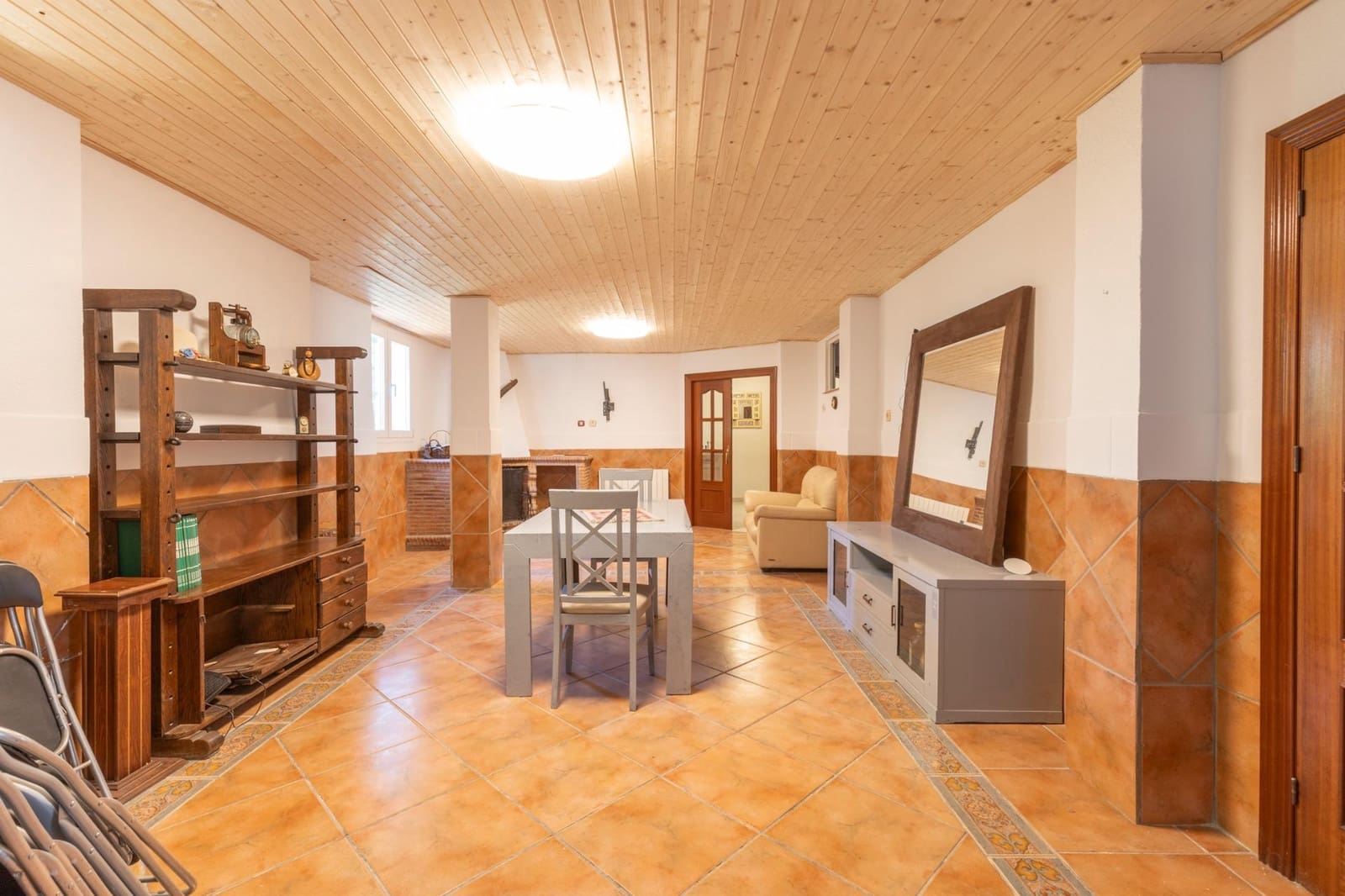 8 soverom Villa til salgs i La Zubia med svømmebasseng garasje - € 499 000 (Ref: 10139946)