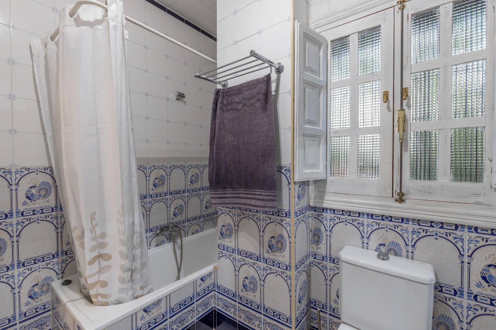 8 soverom Villa til salgs i La Zubia med svømmebasseng garasje - € 499 000 (Ref: 10139946)