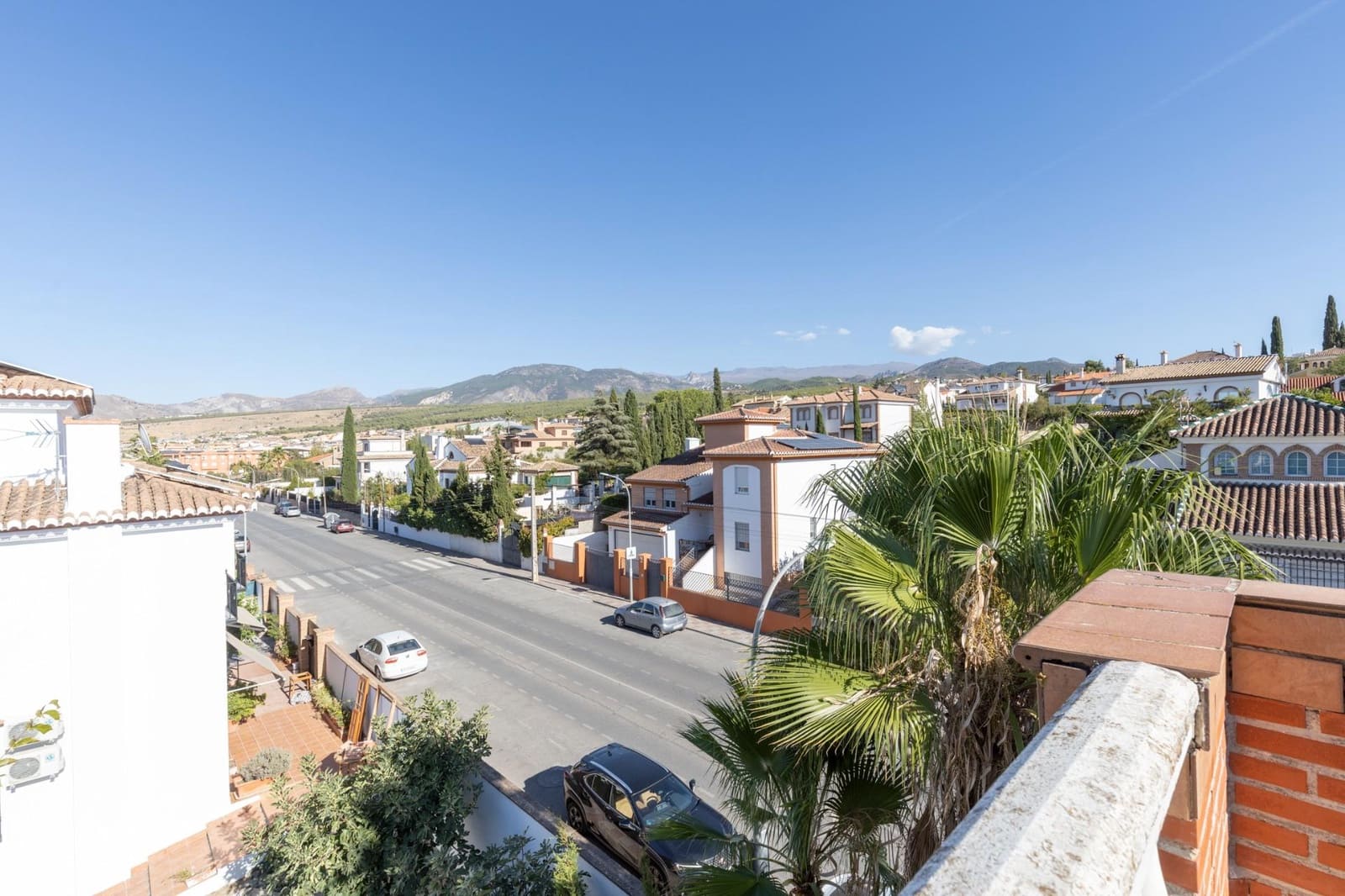 8 soverom Villa til salgs i La Zubia med svømmebasseng garasje - € 499 000 (Ref: 10139946)