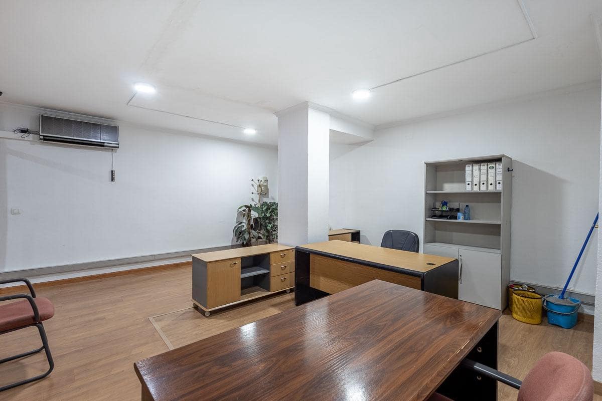 2 soveværelse Kontor til salg i Granada by - € 225.000 (Ref: 10142591)
