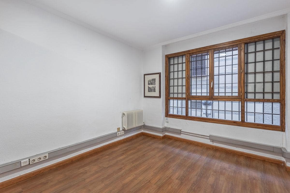2 soveværelse Kontor til salg i Granada by - € 225.000 (Ref: 10142591)