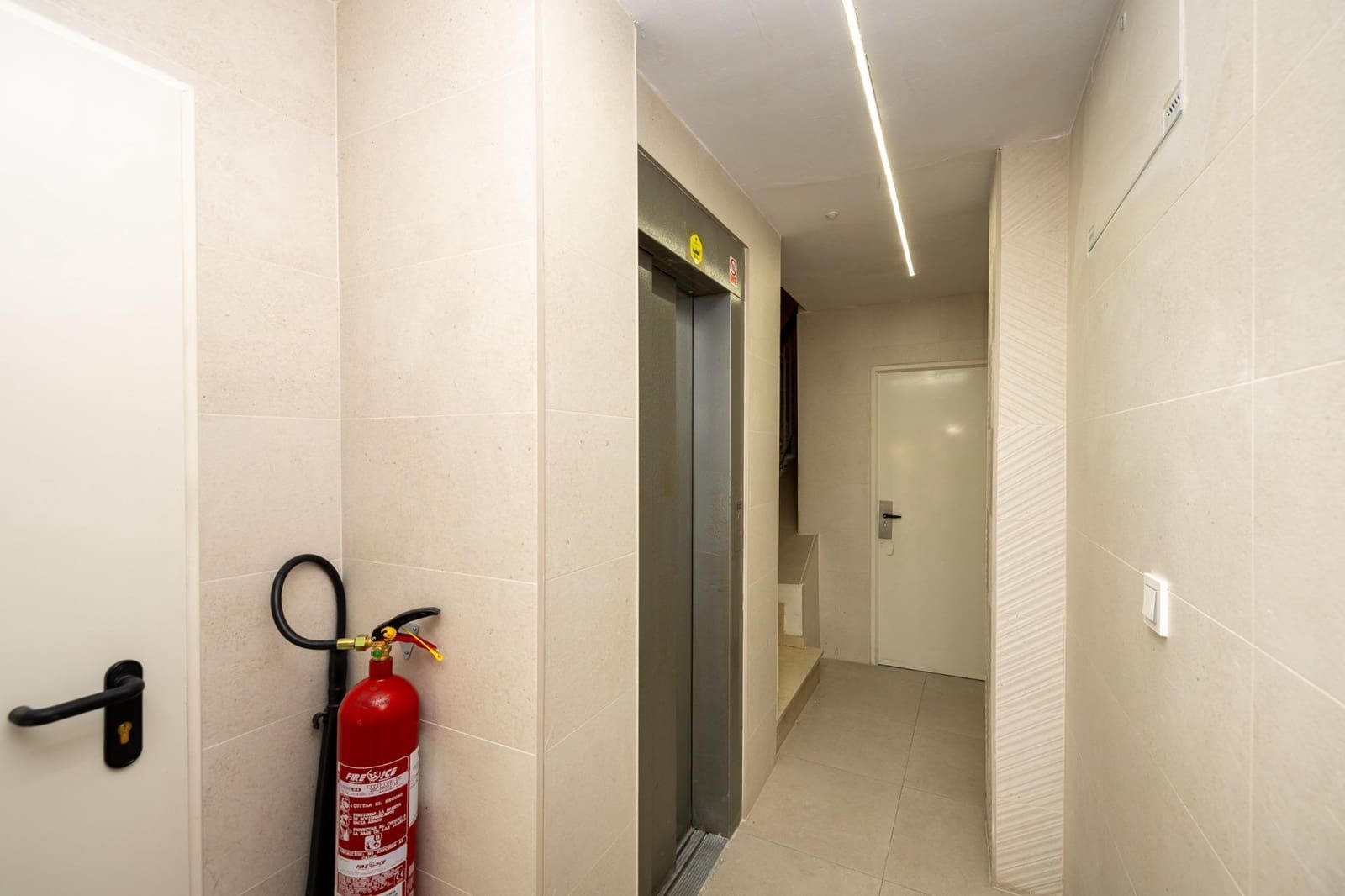 3 soveværelse Lejlighed til salg i Granada by med garage - € 490.000 (Ref: 10147356)