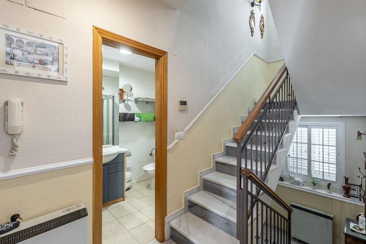 4 sypialnia Dom szeregowy na sprzedaż w Miasto Grenada z garażem - 439 000 € (Ref: 10147359)