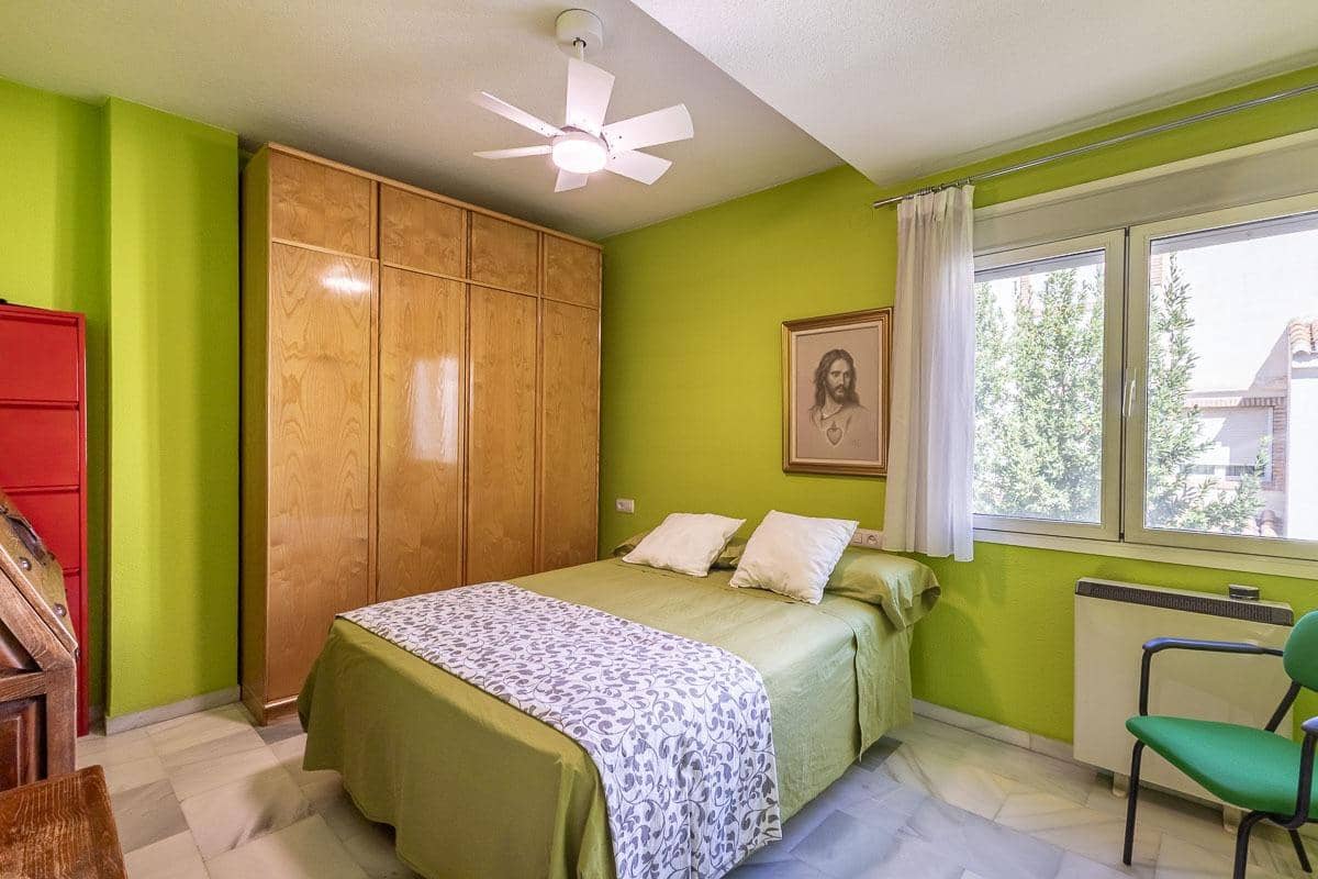 4 sypialnia Dom szeregowy na sprzedaż w Miasto Grenada z garażem - 439 000 € (Ref: 10147359)