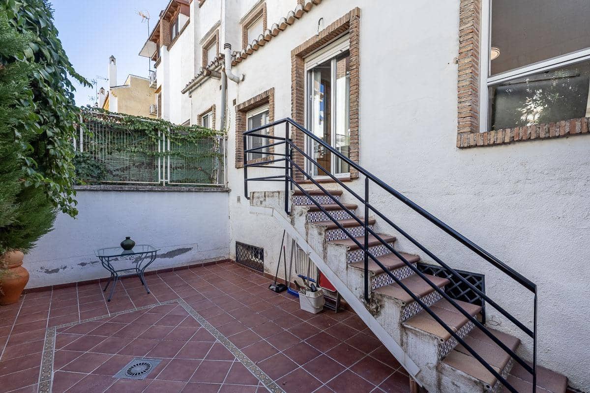 4 sypialnia Dom szeregowy na sprzedaż w Miasto Grenada z garażem - 439 000 € (Ref: 10147359)