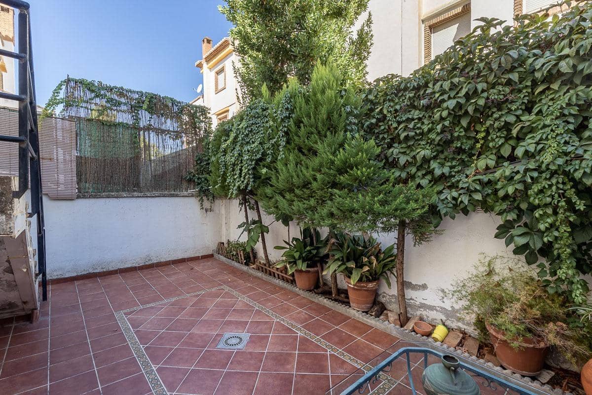 4 sypialnia Dom szeregowy na sprzedaż w Miasto Grenada z garażem - 439 000 € (Ref: 10147359)