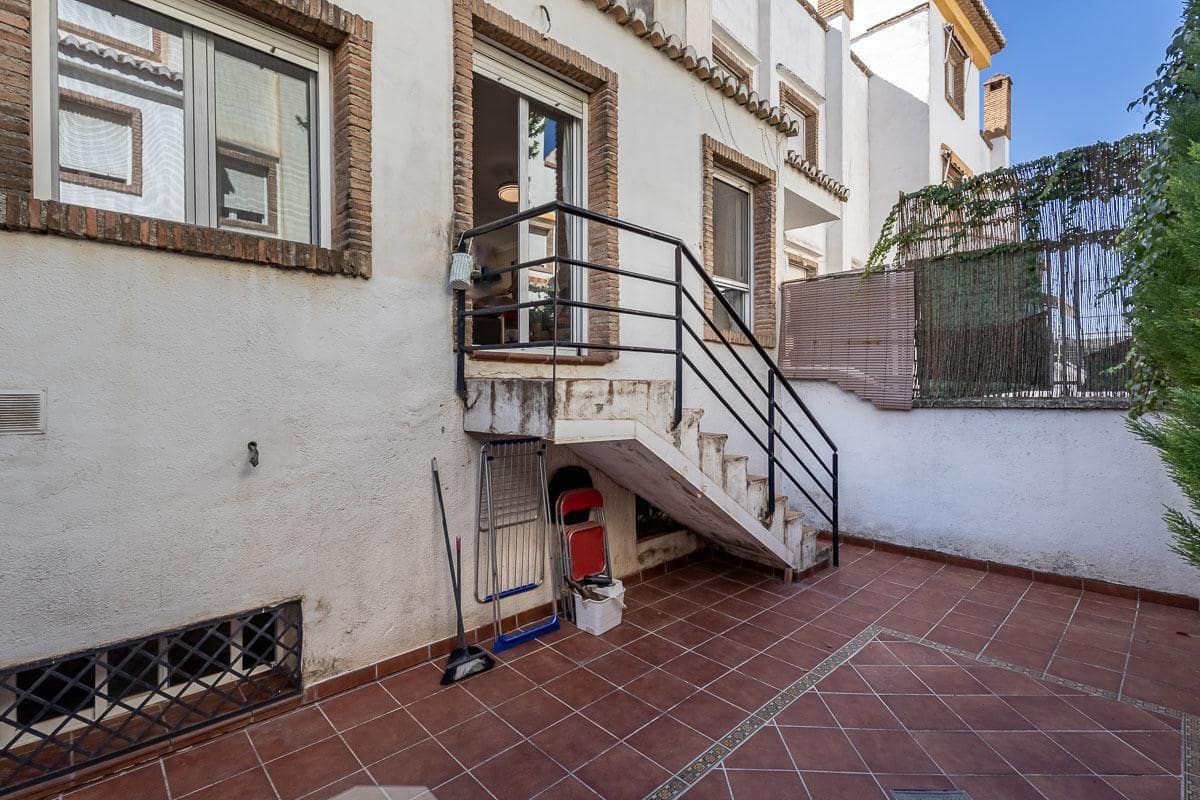 4 sypialnia Dom szeregowy na sprzedaż w Miasto Grenada z garażem - 439 000 € (Ref: 10147359)