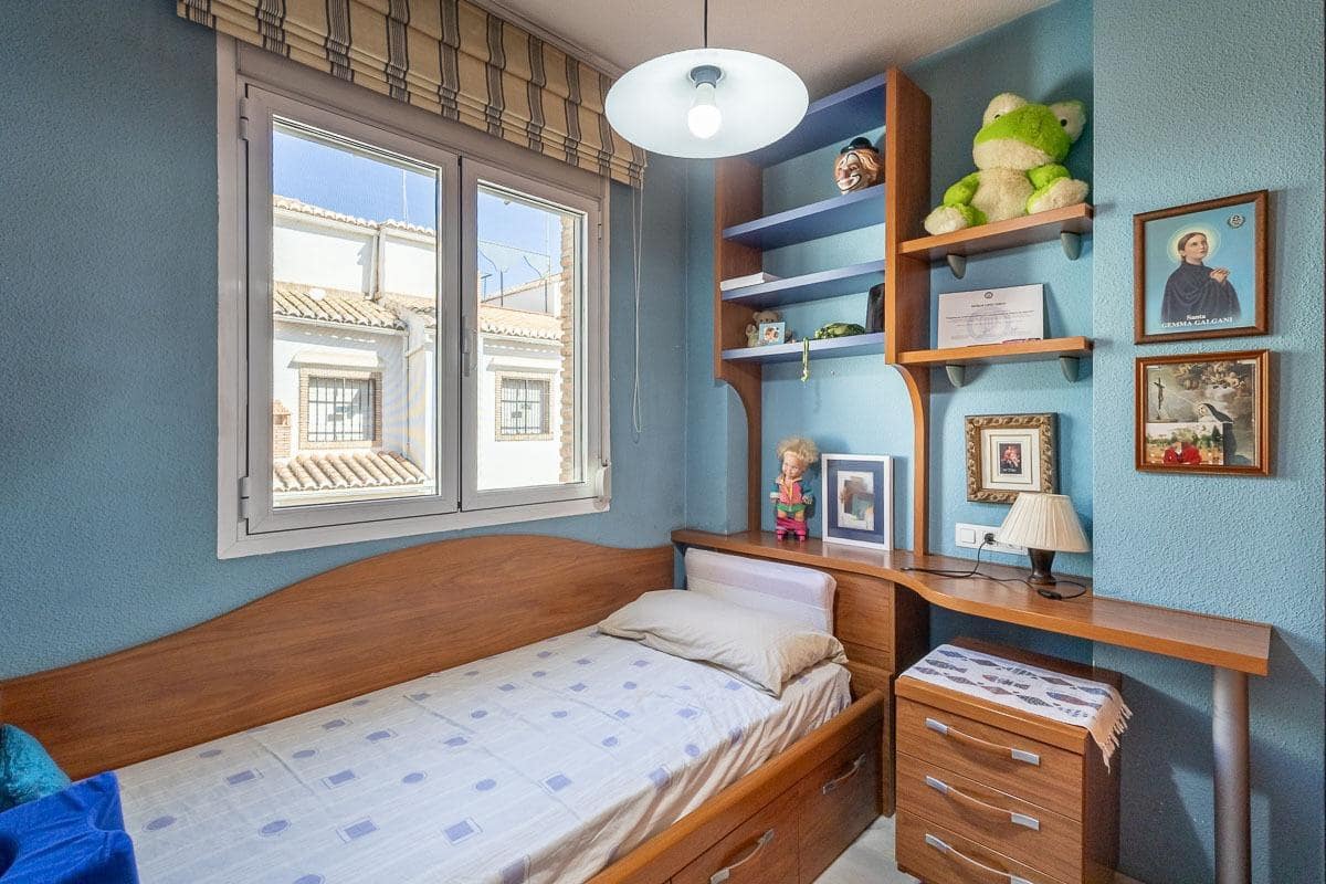 4 sypialnia Dom szeregowy na sprzedaż w Miasto Grenada z garażem - 439 000 € (Ref: 10147359)
