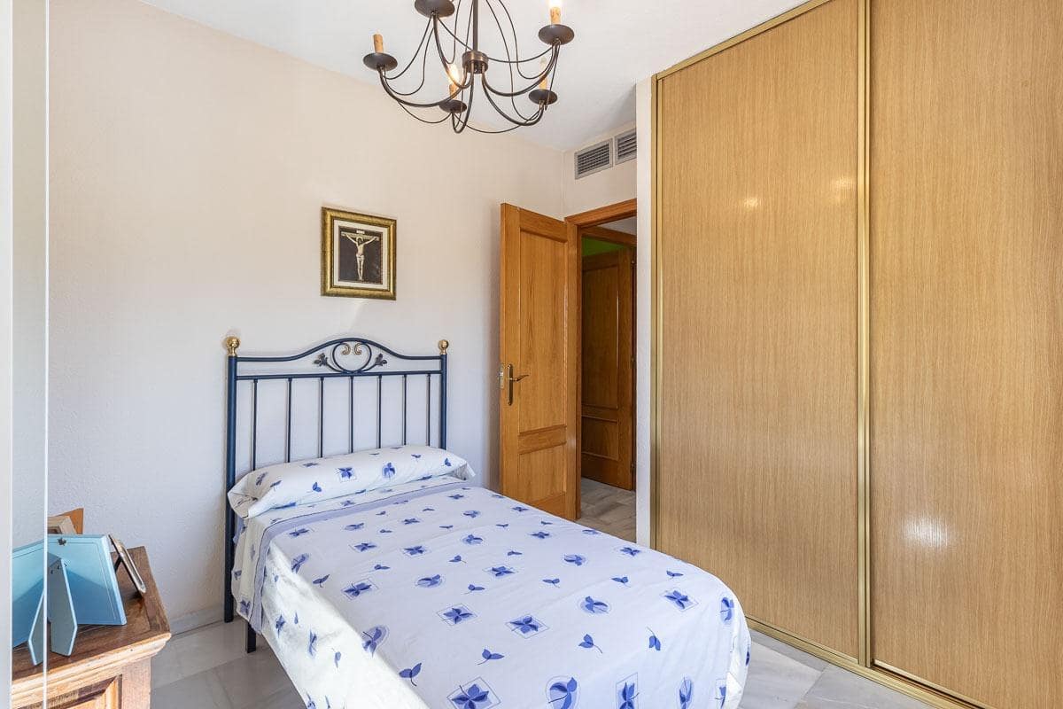 4 sypialnia Dom szeregowy na sprzedaż w Miasto Grenada z garażem - 439 000 € (Ref: 10147359)