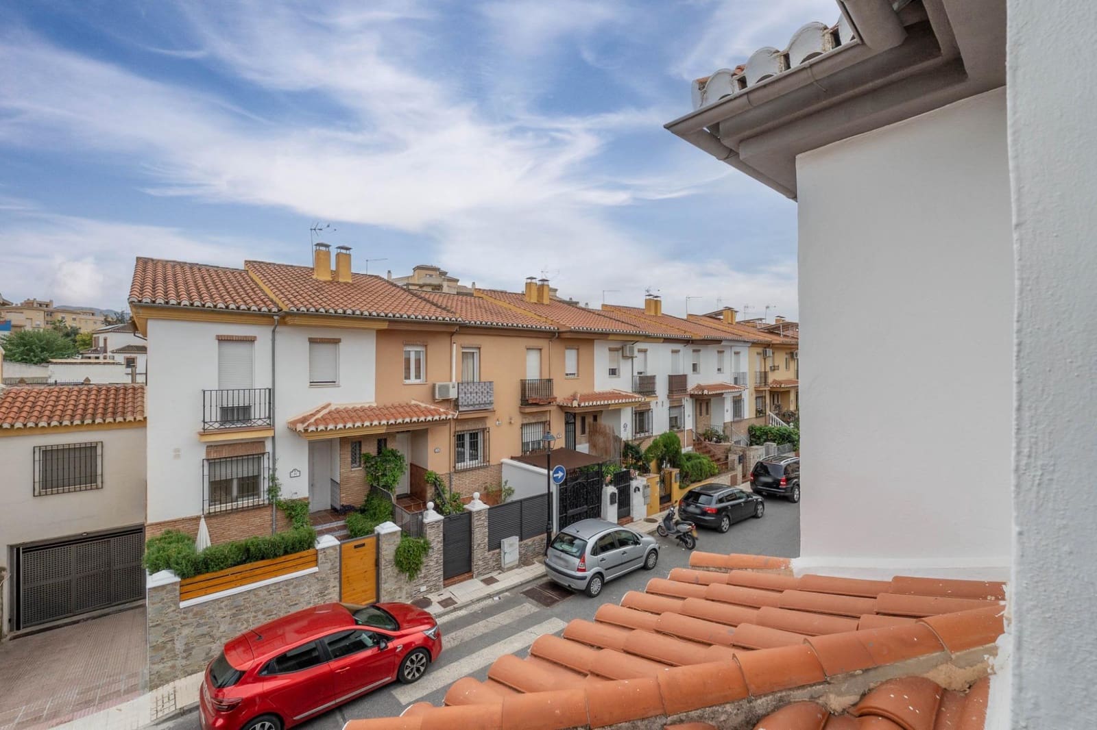 3 sypialnia Dom na sprzedaż w Ogijares z garażem - 285 000 € (Ref: 10147360)