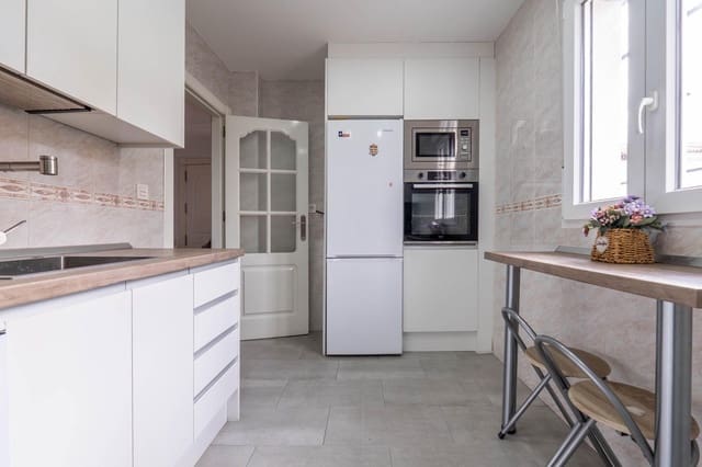 3 sypialnia Dom na sprzedaż w Ogíjares z garażem - 285 000 € (Ref: 10147360)