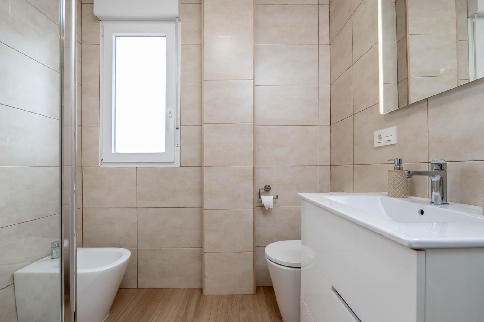 3 sypialnia Dom na sprzedaż w Ogijares z garażem - 285 000 € (Ref: 10147360)
