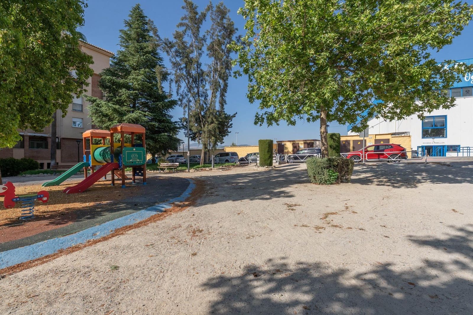 3 sypialnia Dom na sprzedaż w Ogijares z garażem - 285 000 € (Ref: 10147360)