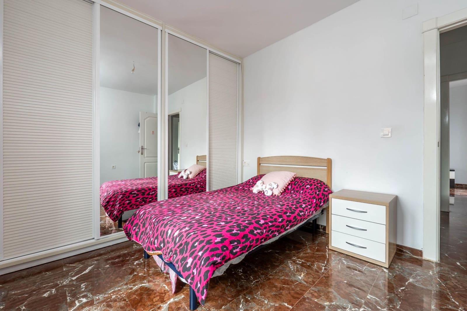 3 sypialnia Dom na sprzedaż w Ogijares z garażem - 285 000 € (Ref: 10147360)
