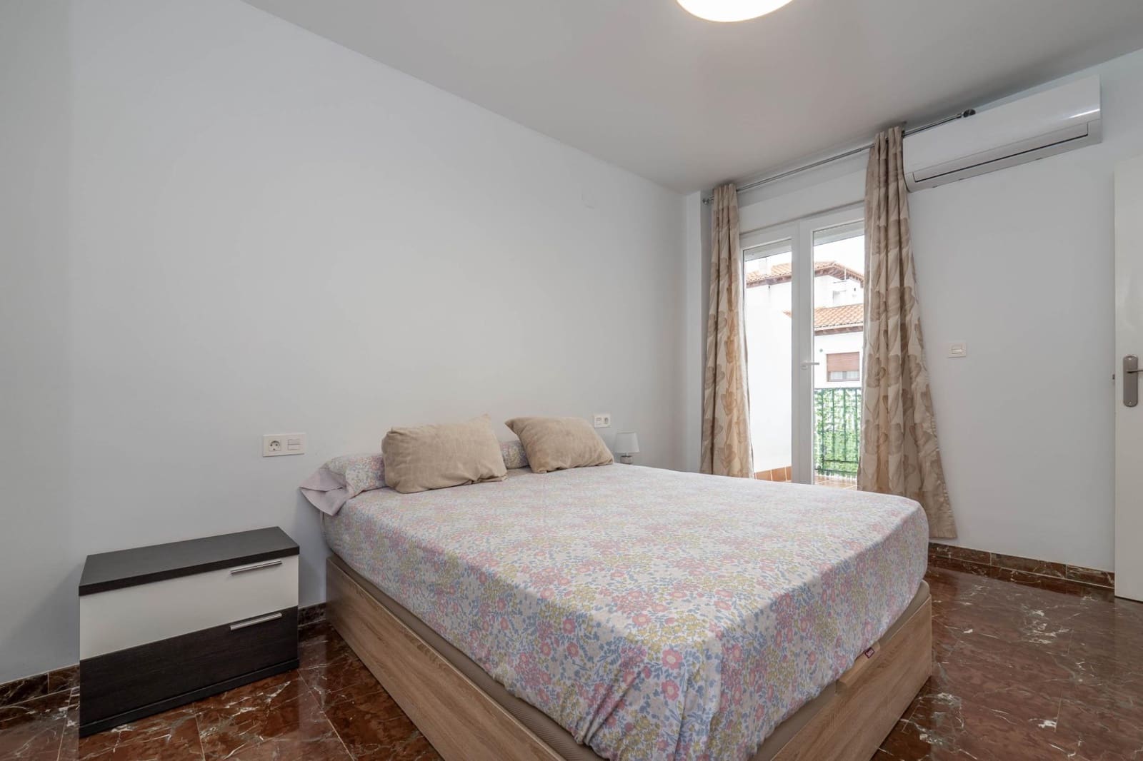 3 sypialnia Dom na sprzedaż w Ogijares z garażem - 285 000 € (Ref: 10147360)