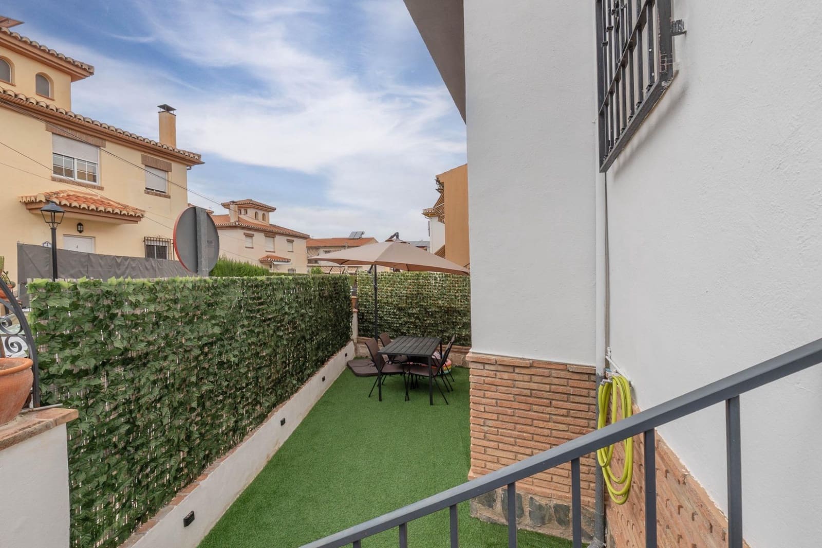3 sypialnia Dom na sprzedaż w Ogijares z garażem - 285 000 € (Ref: 10147360)