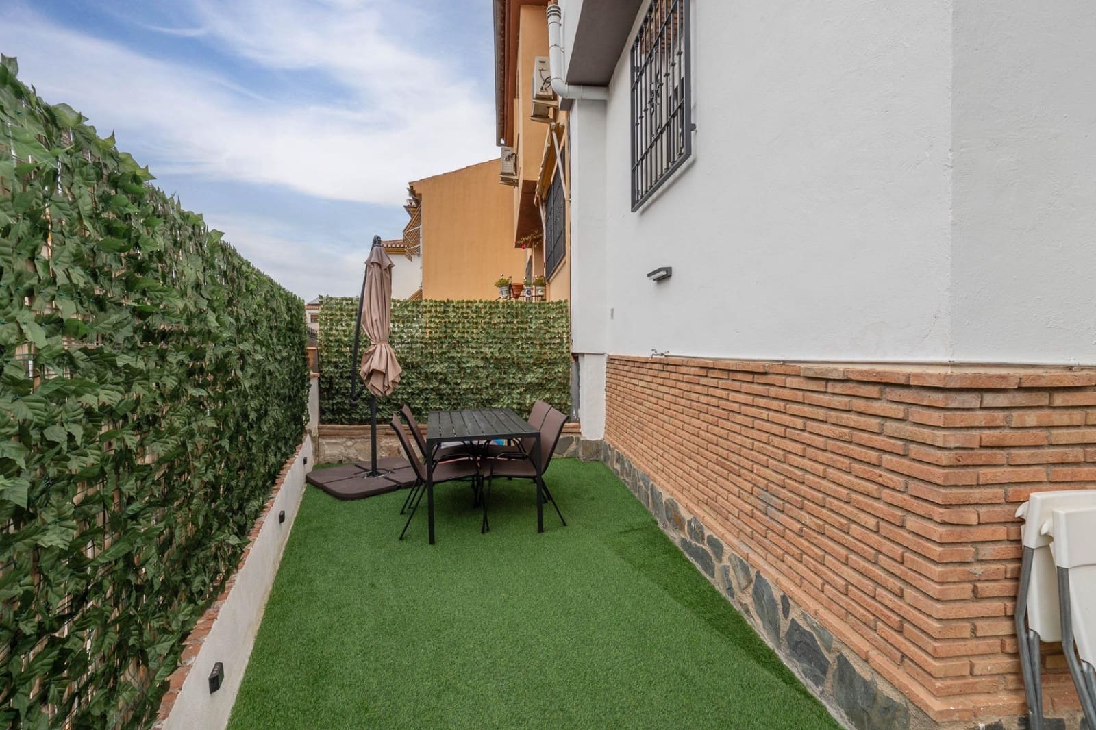 3 sypialnia Dom na sprzedaż w Ogijares z garażem - 285 000 € (Ref: 10147360)