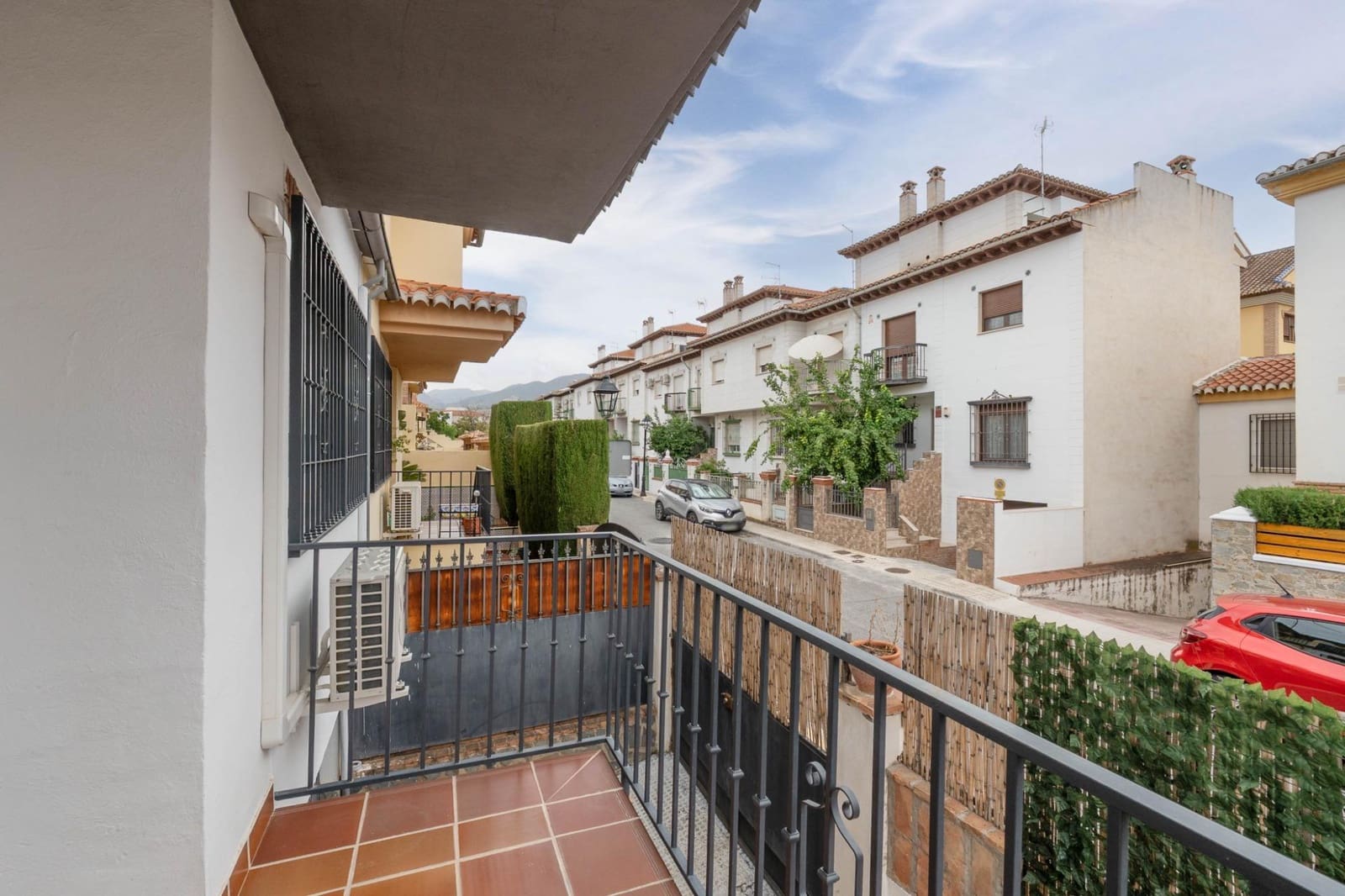 3 sypialnia Dom na sprzedaż w Ogijares z garażem - 285 000 € (Ref: 10147360)