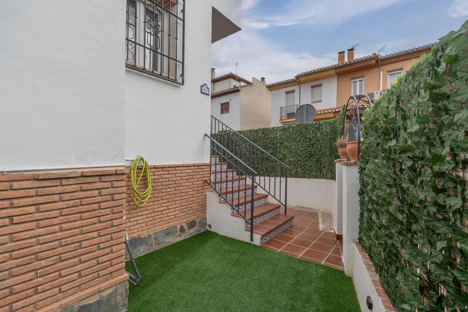 3 sypialnia Dom na sprzedaż w Ogijares z garażem - 285 000 € (Ref: 10147360)