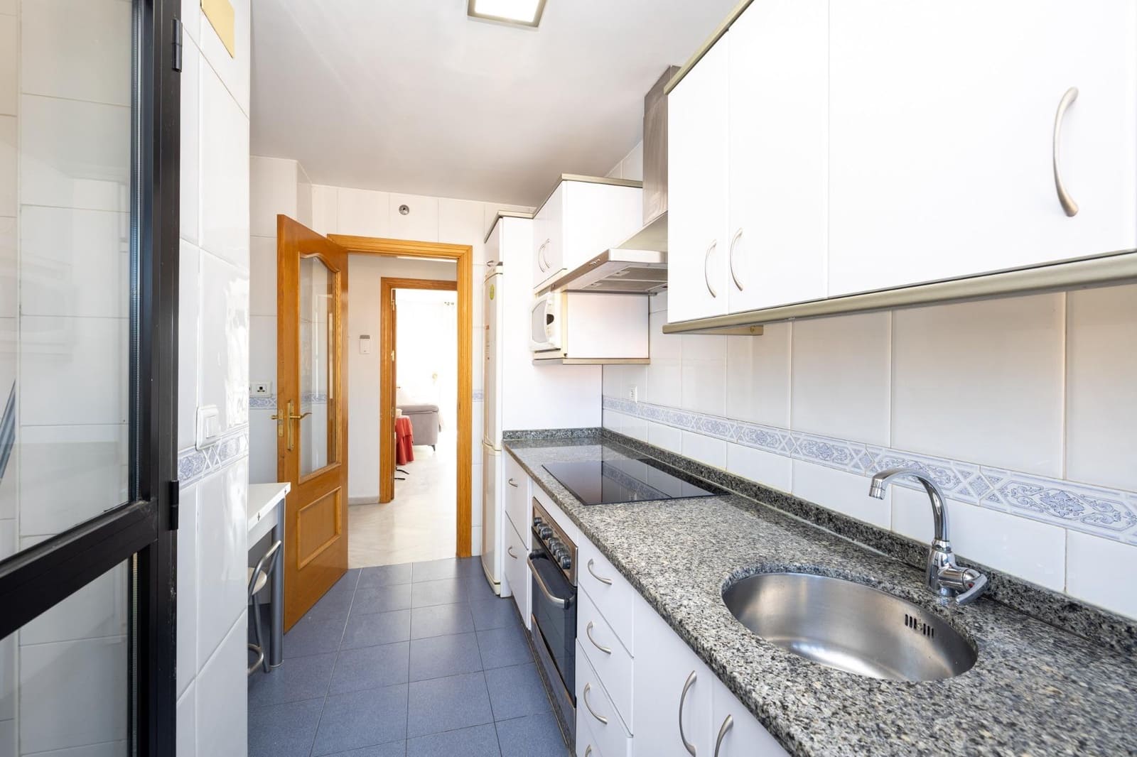 3 sypialnia Penthouse na sprzedaż w Miasto Grenada z basenem garażem - 395 000 € (Ref: 10155472)