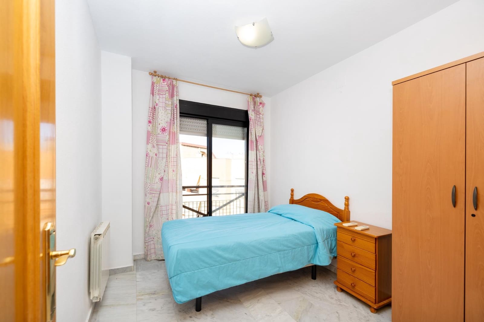 3 sypialnia Penthouse na sprzedaż w Miasto Grenada z basenem garażem - 395 000 € (Ref: 10155472)