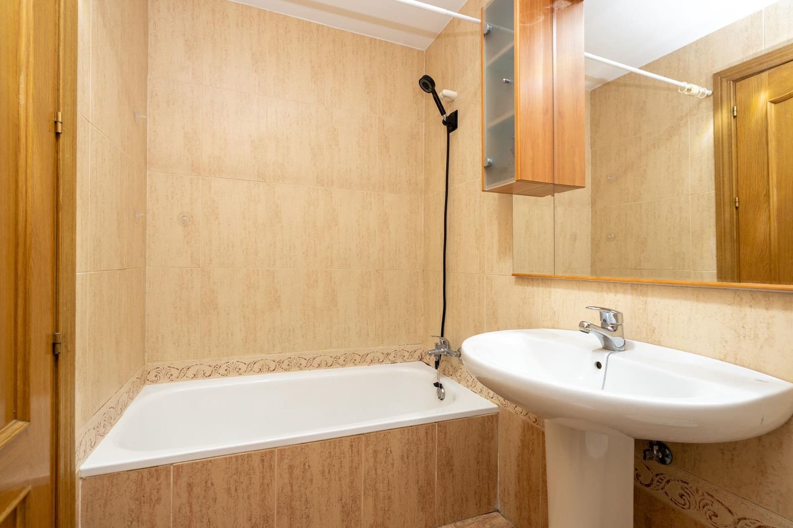 3 sypialnia Penthouse na sprzedaż w Miasto Grenada z basenem garażem - 395 000 € (Ref: 10155472)