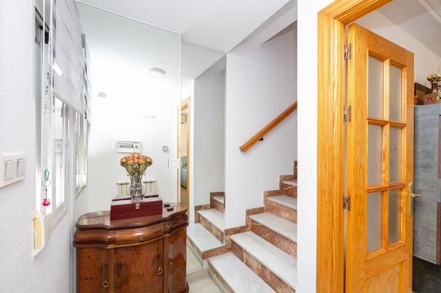 3 sovrum Radhus till salu i Las Gabias med garage - 215 000 € (Ref: 10155475)