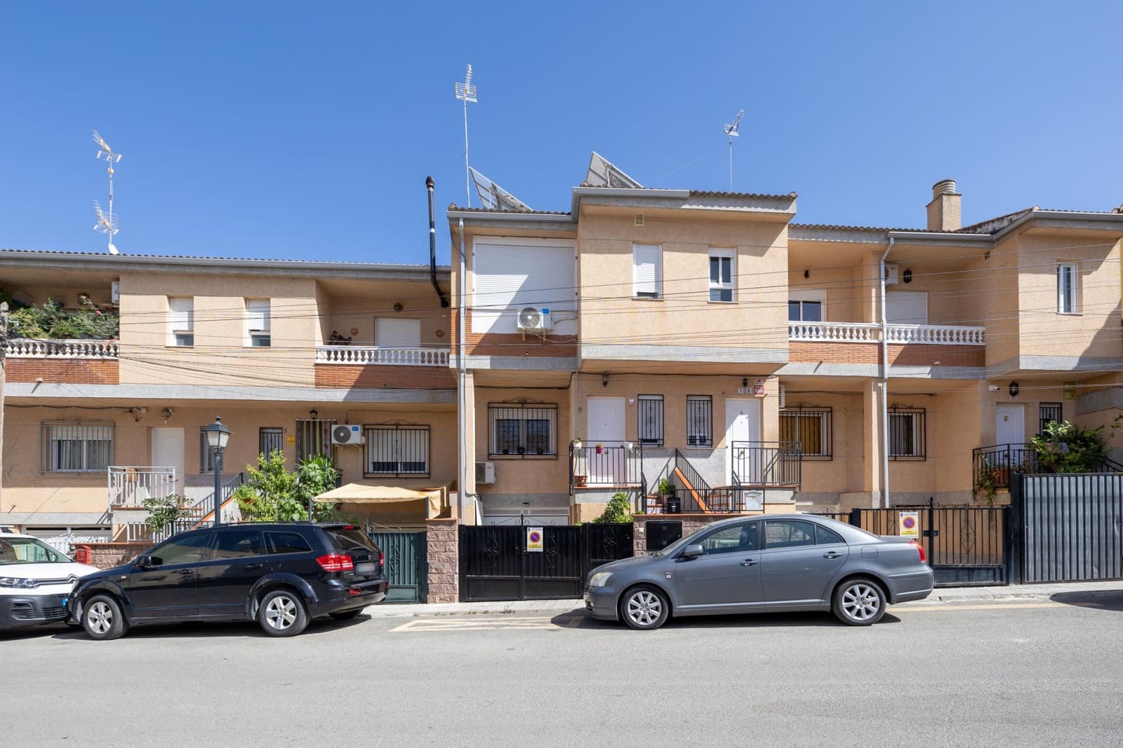 3 sovrum Radhus till salu i Las Gabias med garage - 215 000 € (Ref: 10155475)