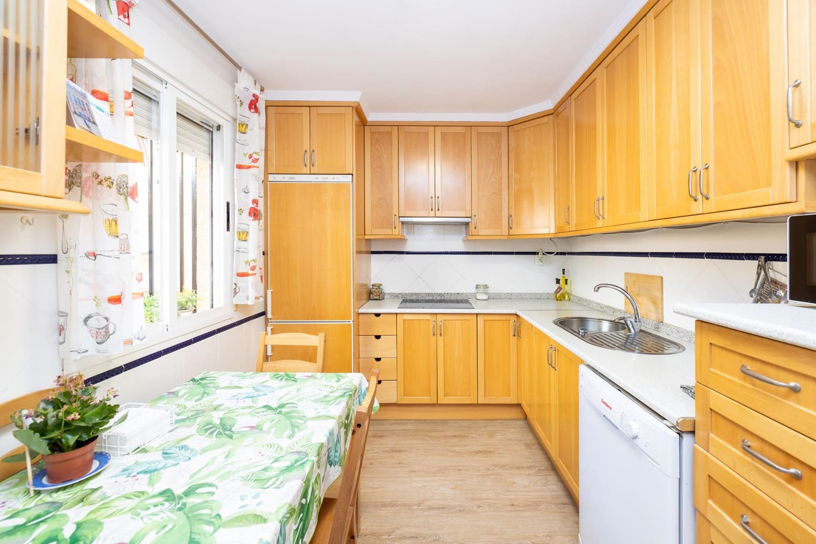 3 sovrum Radhus till salu i Las Gabias med garage - 215 000 € (Ref: 10155475)