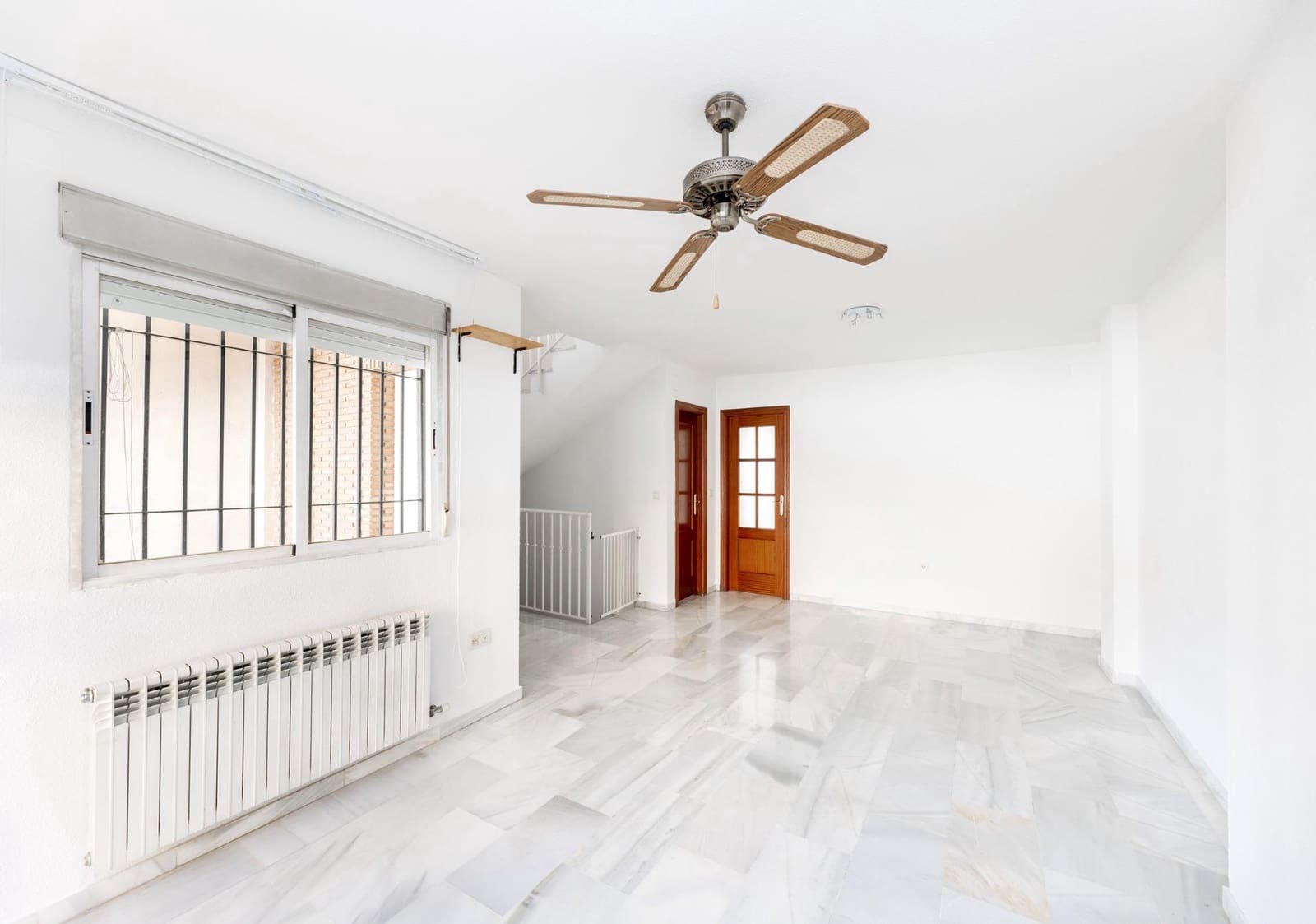 4 slaapkamer Rijtjeshuis te koop in Armilla met garage - € 400.000 (Ref: 10155476)