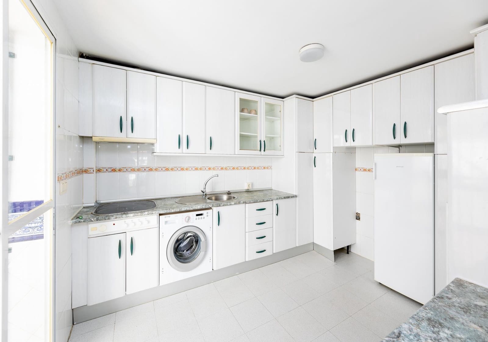 4 slaapkamer Rijtjeshuis te koop in Armilla met garage - € 400.000 (Ref: 10155476)