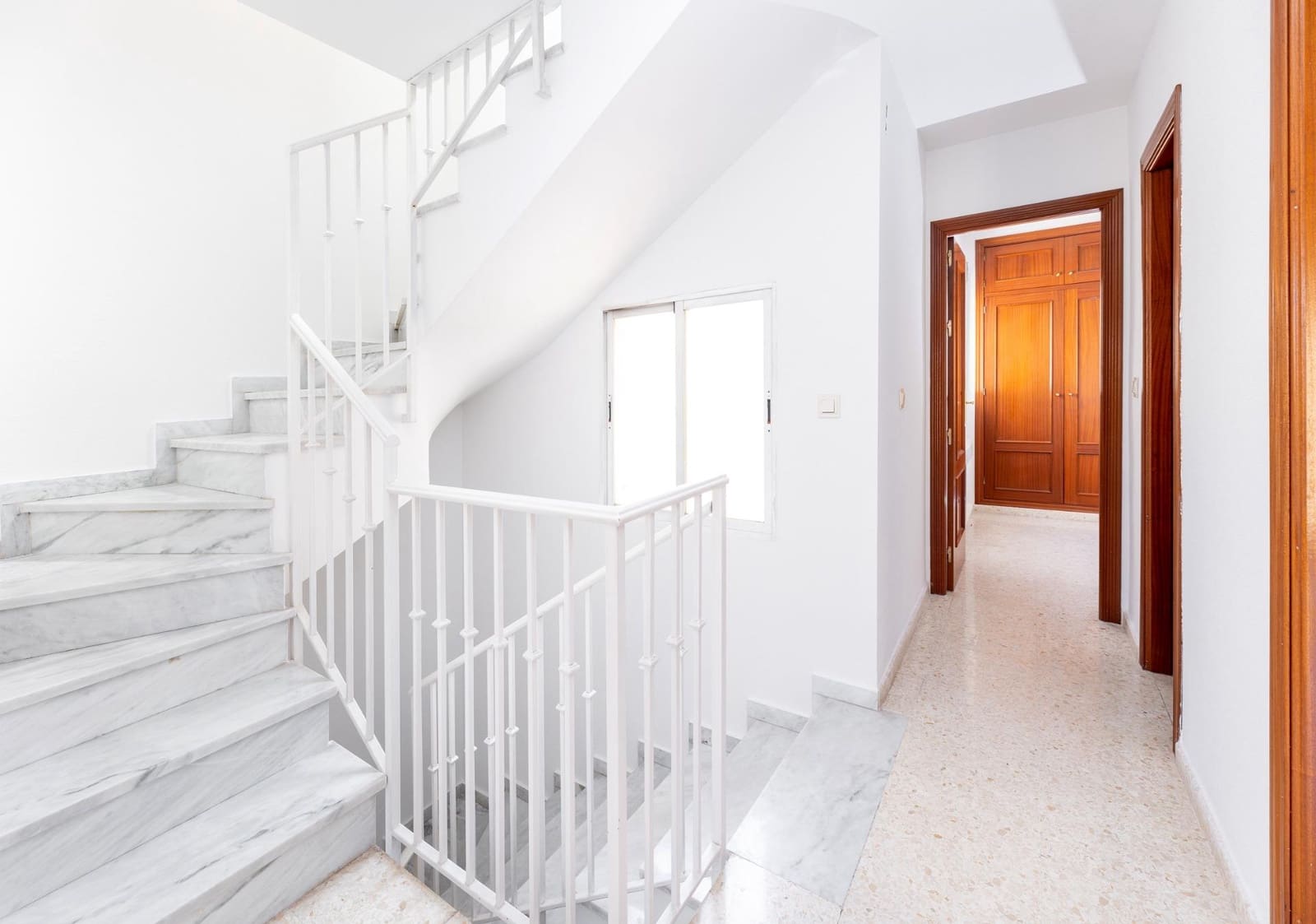 4 slaapkamer Rijtjeshuis te koop in Armilla met garage - € 400.000 (Ref: 10155476)