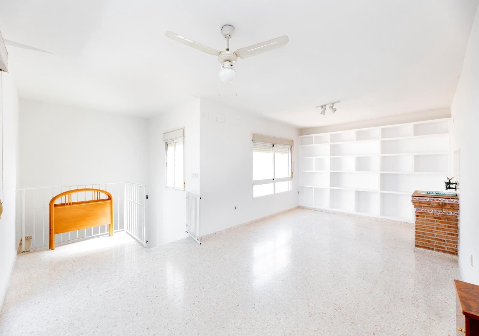 4 slaapkamer Rijtjeshuis te koop in Armilla met garage - € 400.000 (Ref: 10155476)